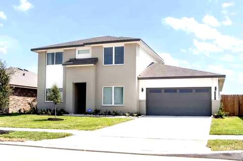 Luxury 5 bedroom 7 beds 3baths 20min to Galleria