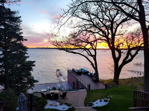 Luxury Lake Home w/Capital Views