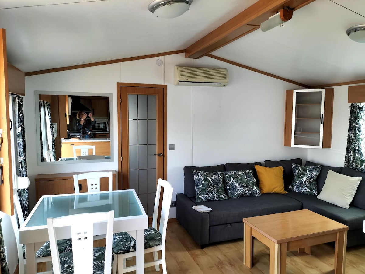 Airbnb performant: Bungalow 50 m from the beach à Le Verdon Sur Mer