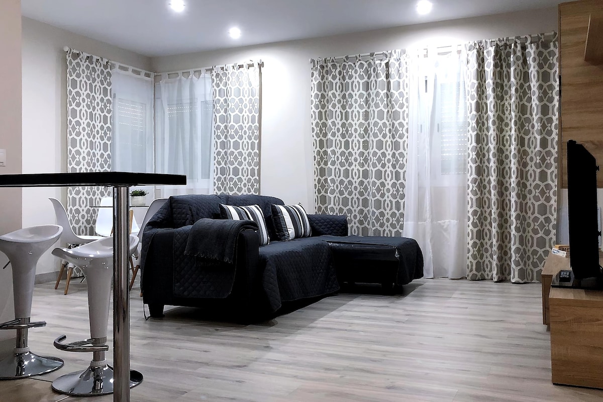 Successful Airbnb property: Apartment with prívate pool, in Pedregalejo Beach in Echeverría Del Palo