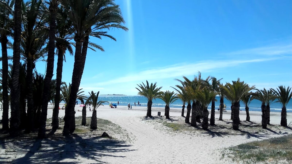 Top Airbnb: PEACEFUL, RELAXING HOLIDAYS 1ST LINE OF THE SEA à Santa Pola