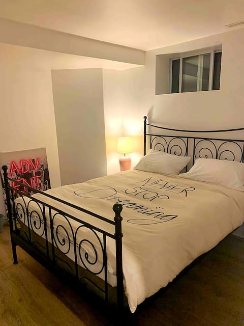 Cozy Basement with a Bedroom, Kitchen & Washroom