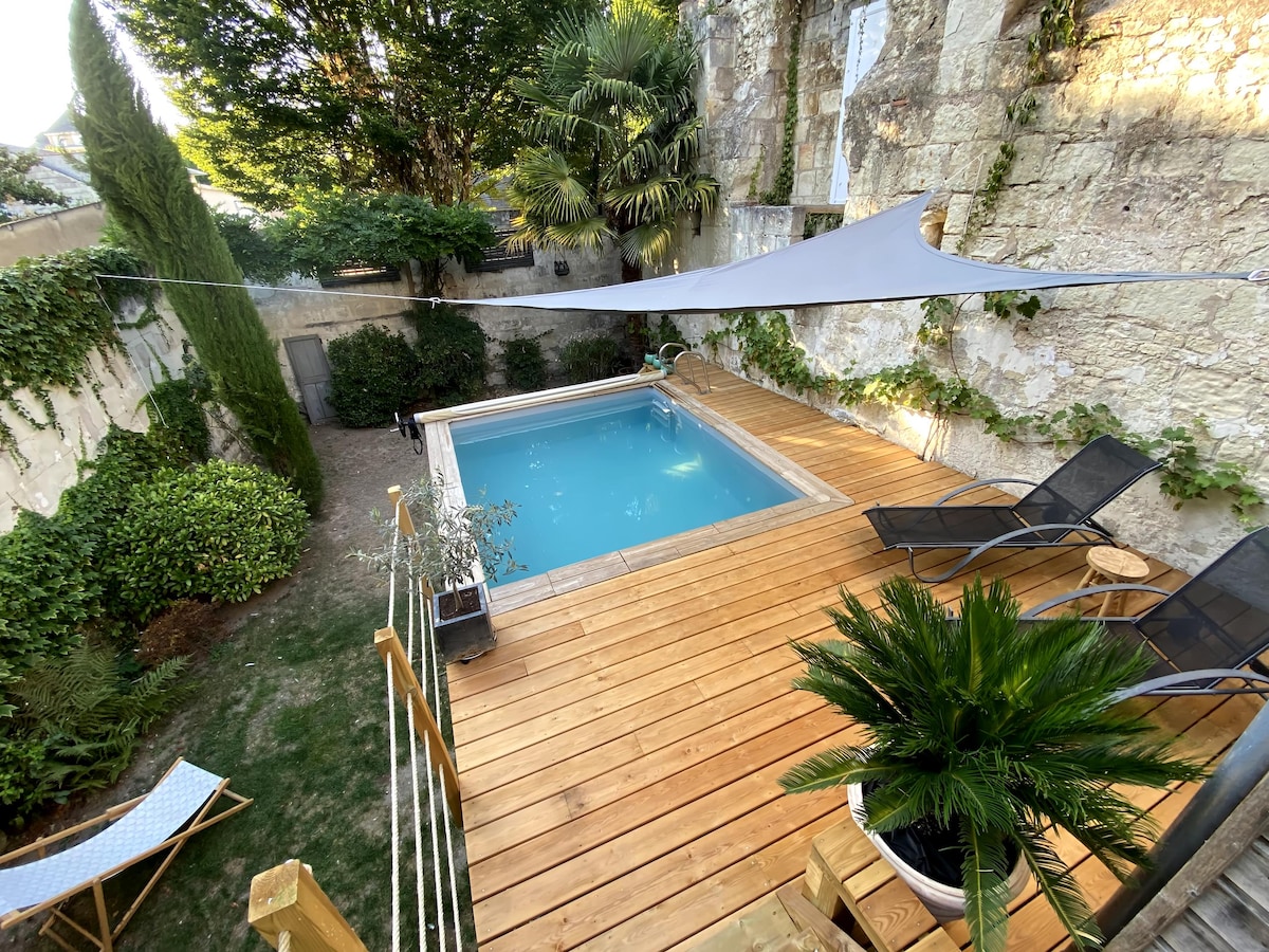 Popular Airbnb listing: Atypical apartment with pool near the center in Diocèse D'angers