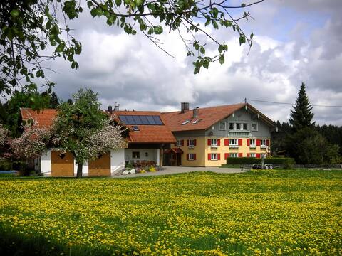Alpine views, cosy apartment in Westallgäu