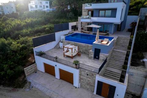 Villa Infinity