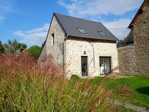 La Maison des Grèves... its Outbuilding!