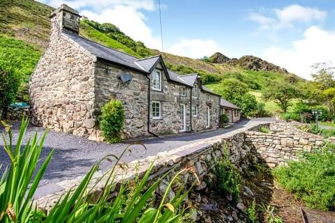 A Luxurious Snowdonia Retreat - Sleeps upto 10