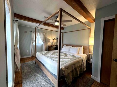 Cheerful Cottage Near the Bay