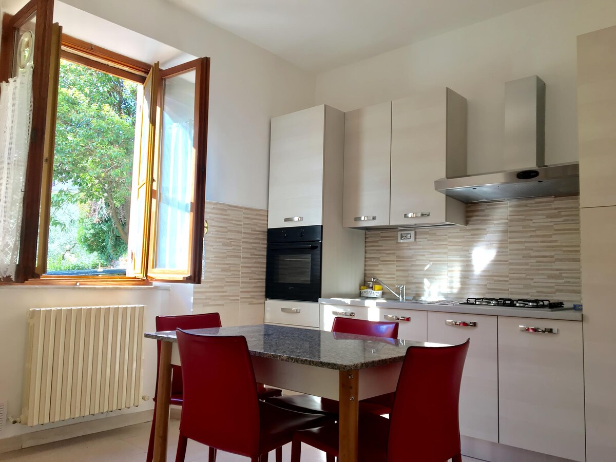 Airbnb performant: Santa Chiara Apartment à Assisi