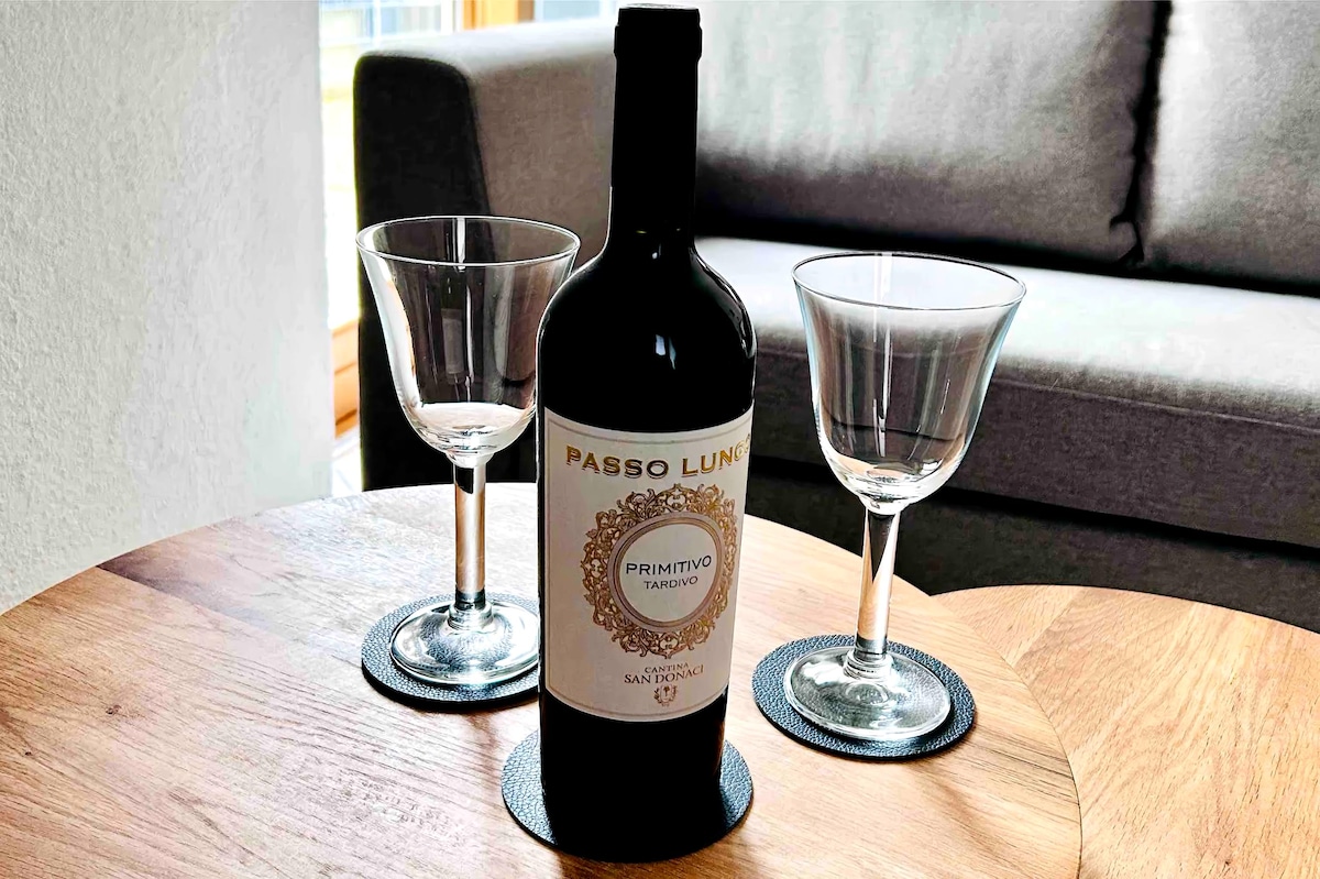 Top Airbnb: Cozy apartment with parking space and terrace in Radolfzell Am Bodensee