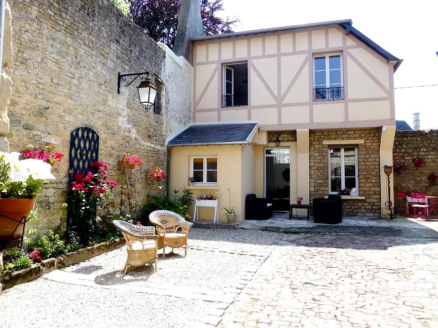 Successful Airbnb property: Bayeux Charming house center with garage in Bayeux