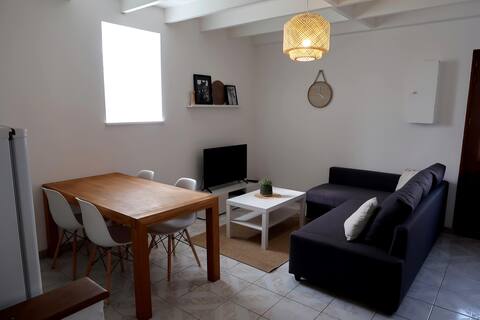 Clermont: F2 + private parking, close to downtown