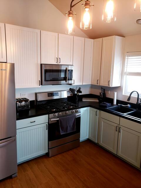 Spacious Home Great to Share w/Family or Coworkers