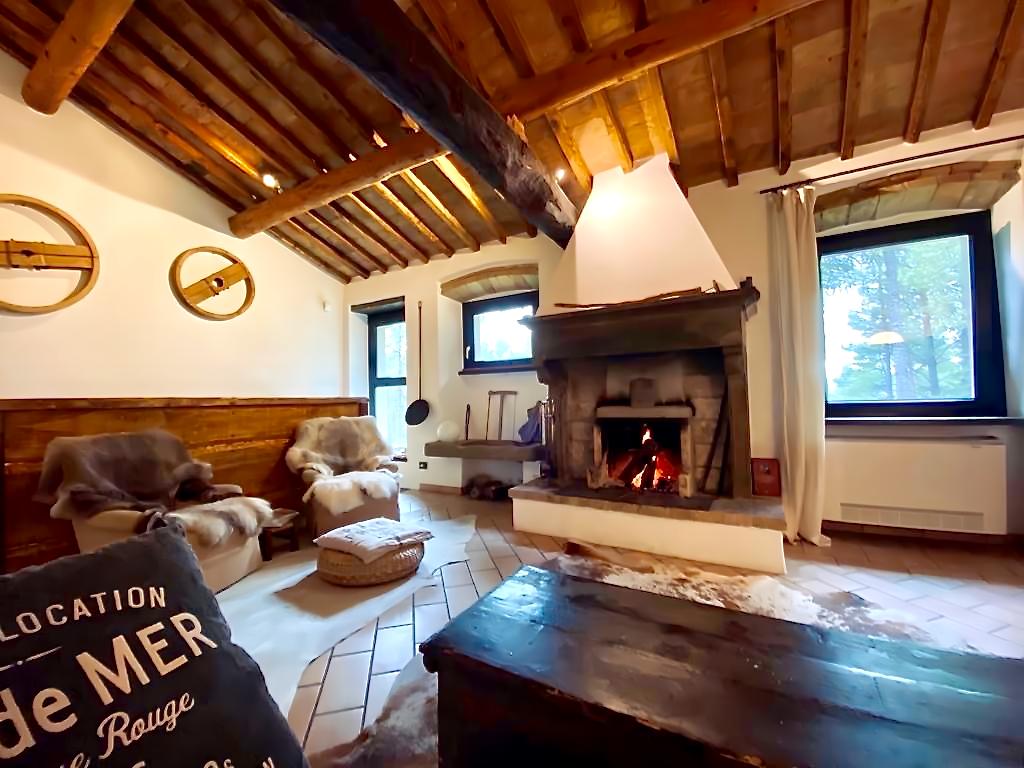 Top Airbnb: Country house with pool in northern Umbria bordering Tuscany in Città Di Castello