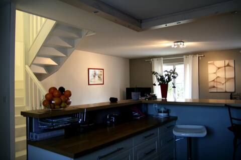 Pretty air-conditioned house, residence, pool,tennis
