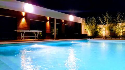Pleasant modern house with pool, close to Blois