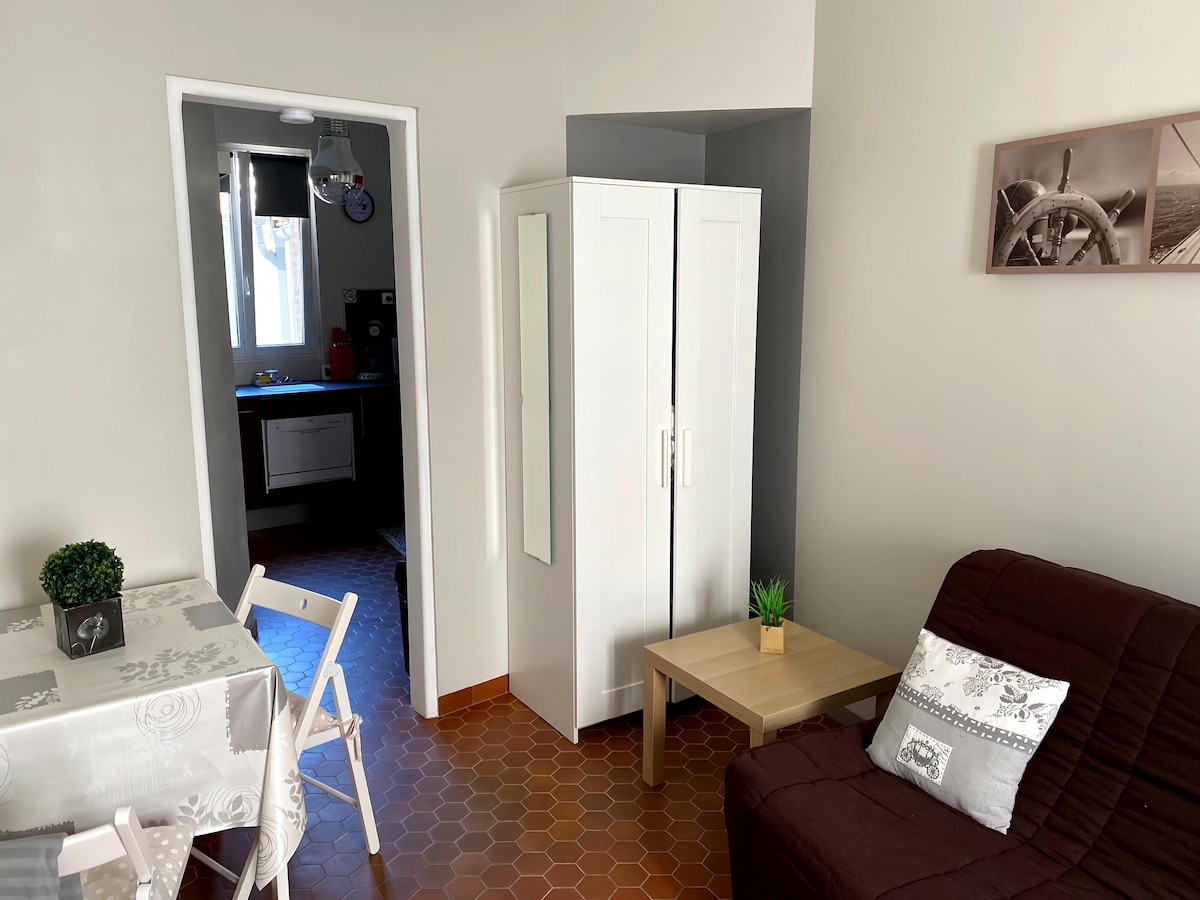 Popular Airbnb listing: Studio in Mers-les-Bains ideally located in Mers Les Bains
