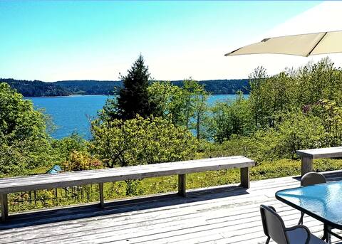 Lilliwaup Home on 22ac with beach access and view
