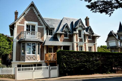 Villa sea view 11-15 pers. +2  DEAUVILLE/BENERVILLE