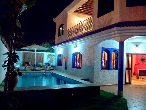 Riad ''Majorelle'' with swimming pool 20 minutes from Rabat