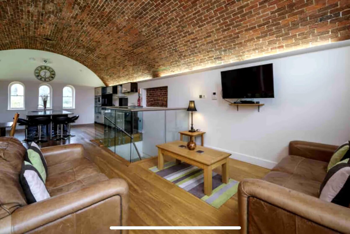 Top Airbnb: 3 bedroom home in unique Grade I listed fort. in Freshwater