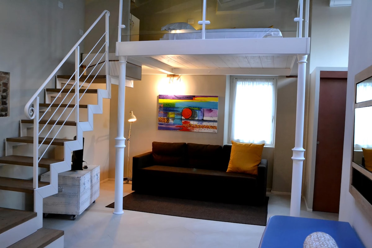 Popular Airbnb listing: Casa Carlottina, Loft nel cuore di Lazise in Lazise