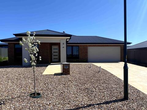 Wattle city stays