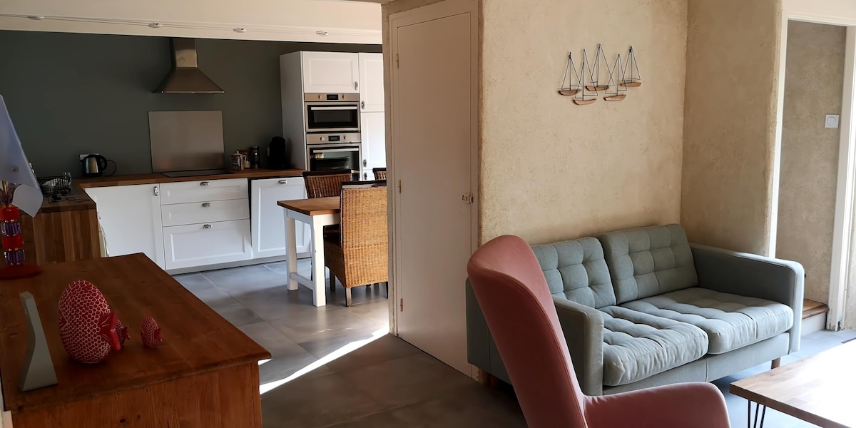 Top performing Airbnb: In Morgat, beach and GR34 on foot in Crozon