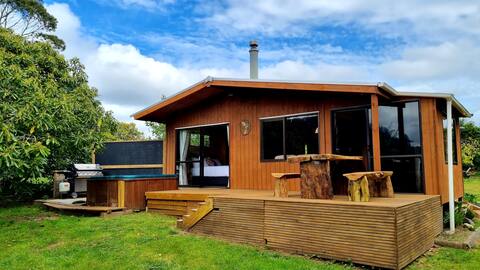 Tranquil Countryside Retreat with Spa