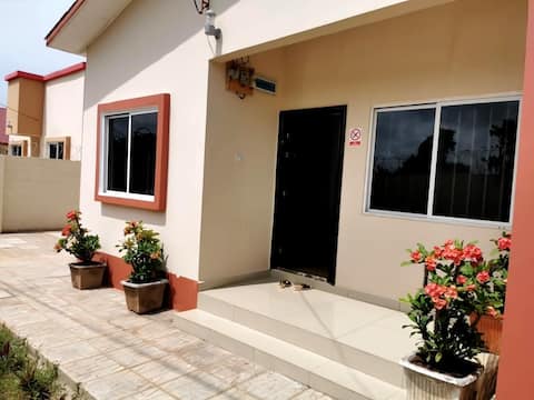 Serene, Private home, 5 mins from Brufut Beach
