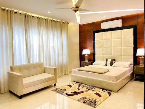 5 luxurious bedrooms designer house!
