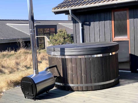 The cottage “Tá it easy” with wilderness bath