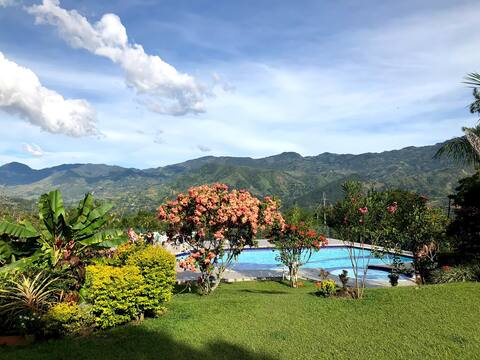 Cottage in Barbosa. Pool, sun and amazing views!