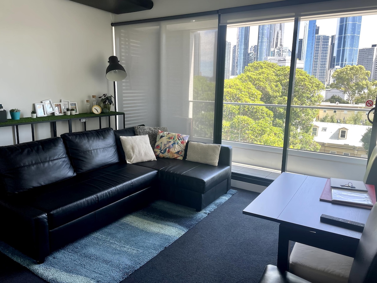 Successful Airbnb property: Tranquil 1BR Getaway in Southbank with Carpark in South Melbourne