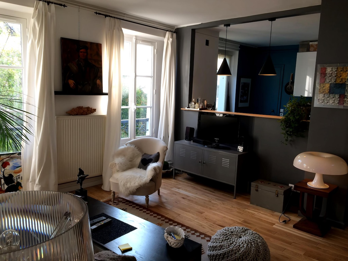 Annuncio Airbnb popolare: Peaceful haven in the heart of the city a Nanterre
