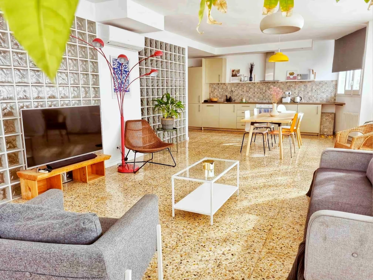 Popular Airbnb listing: Sunny and spacious apartment in Badalona
