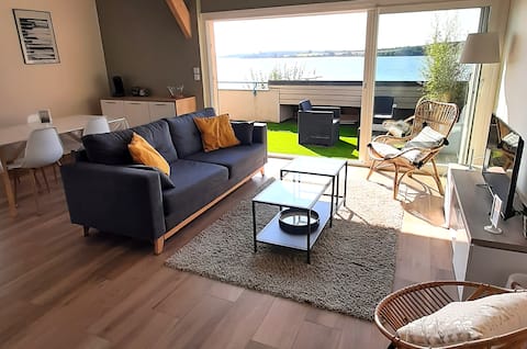 Superb view apartment on Pareloup lake