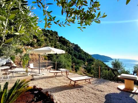 "PETRA BIANCA" a charming house in Gargano Park