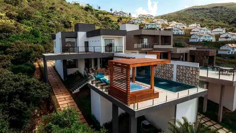 Casa Nova Most High Standard in Escarpments of the Lake