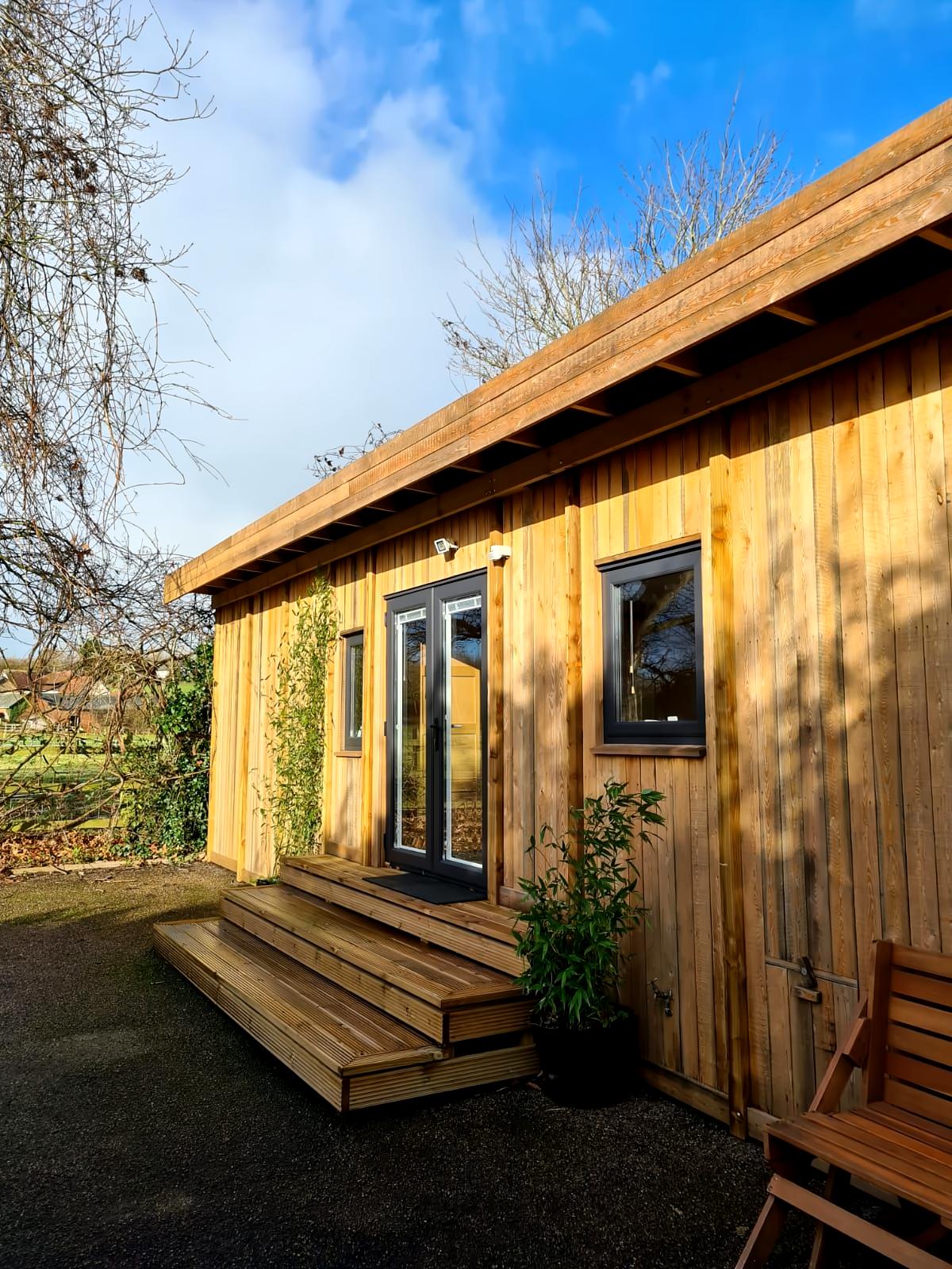Top Airbnb: Unique cabin in private space - Rae's Retreat in East Devon