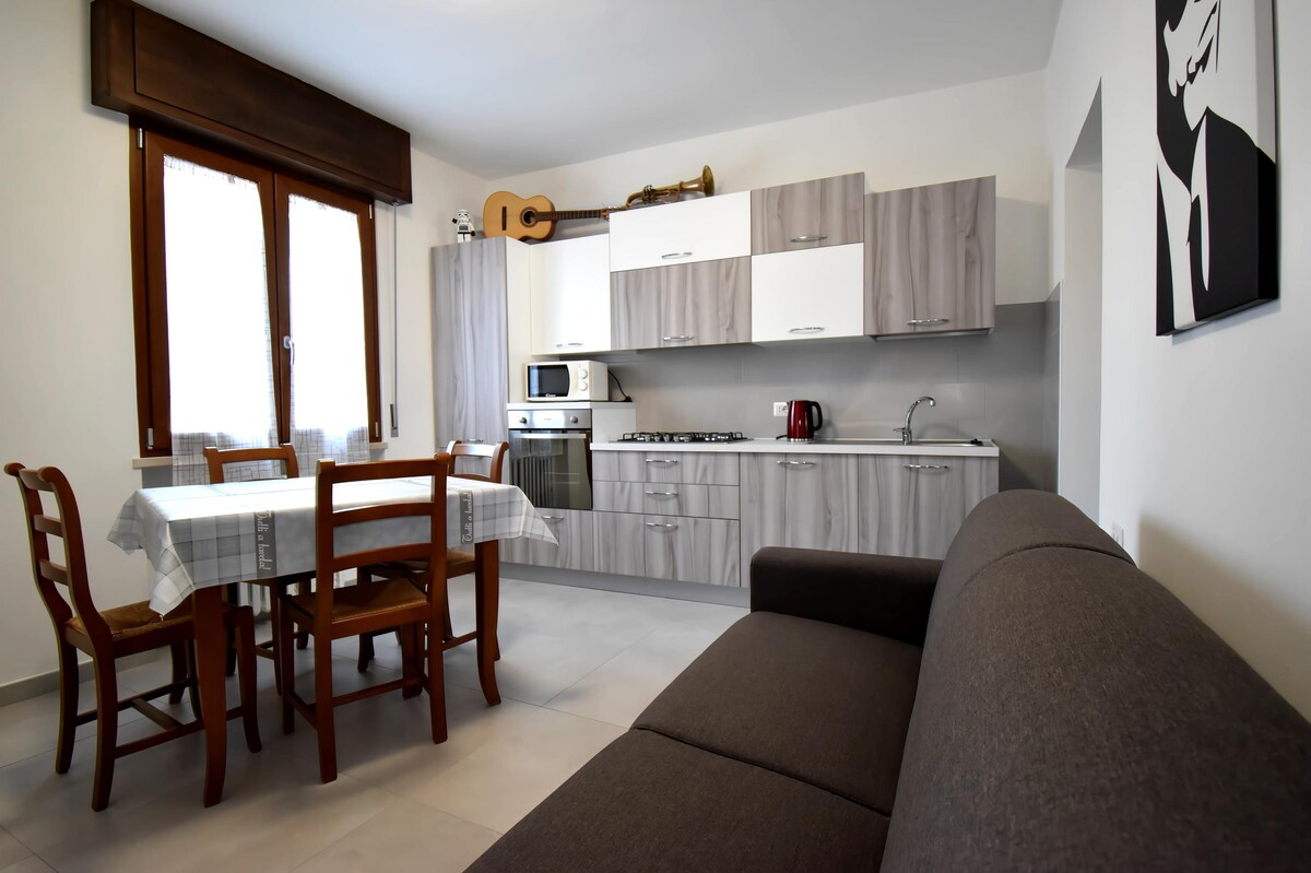 Top Airbnb: MeM House - Music & Movie house between Verona and the Lake en Castelnuovo Del Garda