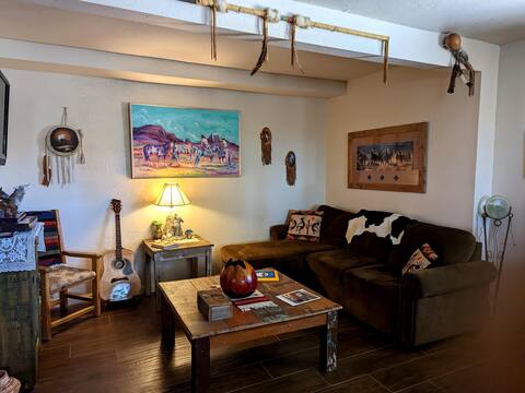 Coyote Cabin/Western/Scenic Desert/Putting Green