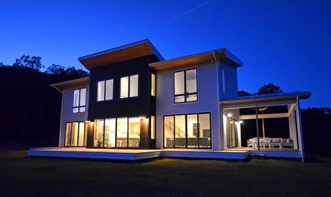 Lost River Solar- Contemporary 4 bedrooms +2 lofts