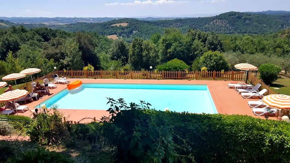 Top Airbnb: Apartment at the ground floor with nice pool in Castelfiorentino