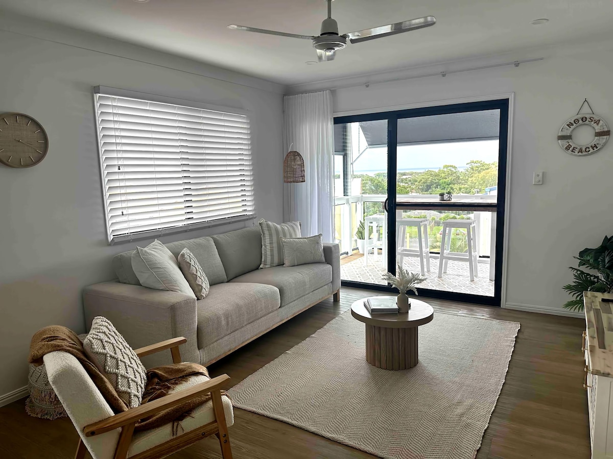Successful Airbnb property: ‘The Palm Breeze’ New with ocean views & balcony in Rainbow Beach