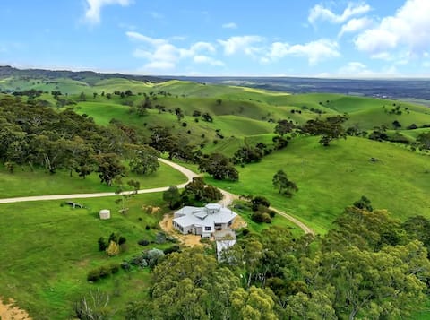 Rural retreat! 5 min to wineries / 10 min to town