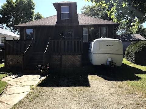 Wiarton Cottage Home, Your Home Away From Home