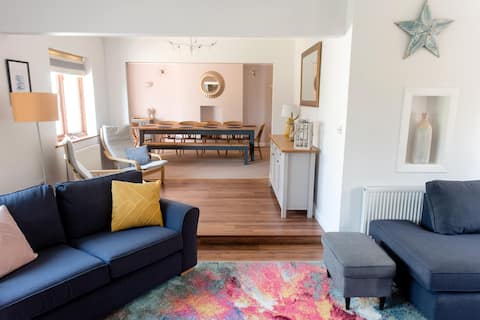Large cosy Bude home close to town & beach