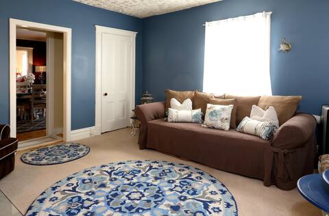 Montclair Spacious & Sunny 2 BR-Second Floor Apt
