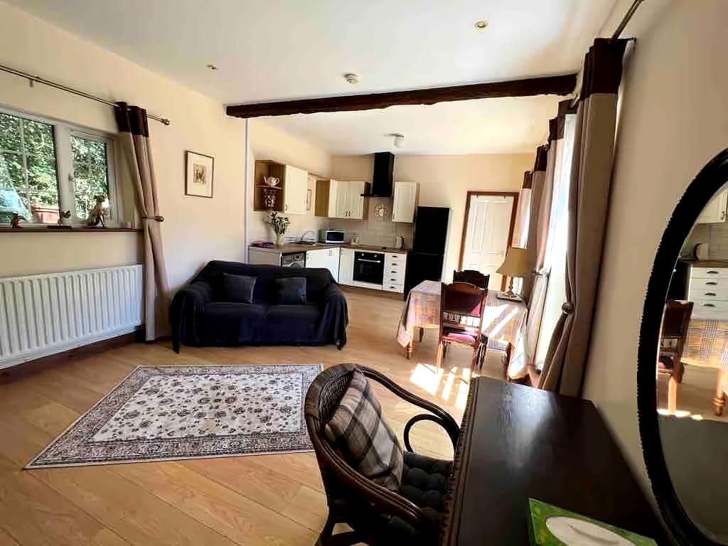 Top performing Airbnb: kingfisher Studio, great location & Dog Heaven! in Suffolk